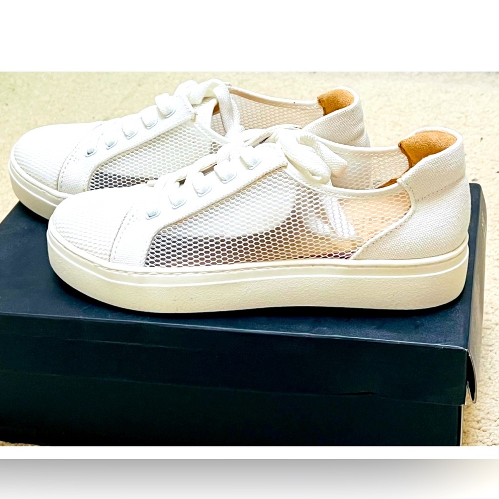 Women Naturalizer sneakers, New, size 7.5